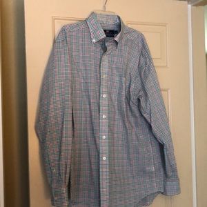 Vineyard Vines button down shirt size medium